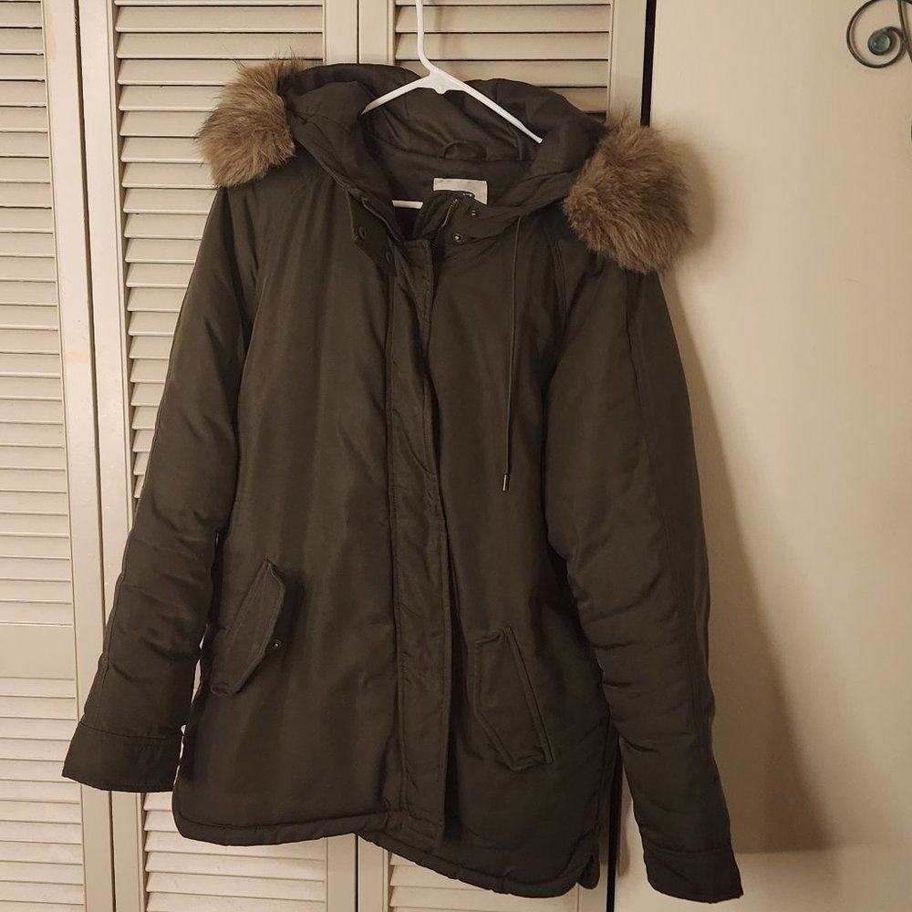 Old Navy Womens Winter Parka Faux Fur Lined Hood Olive Green Size L